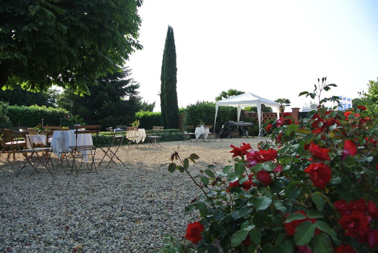 Villa Le Rose Cavour Esterno foto